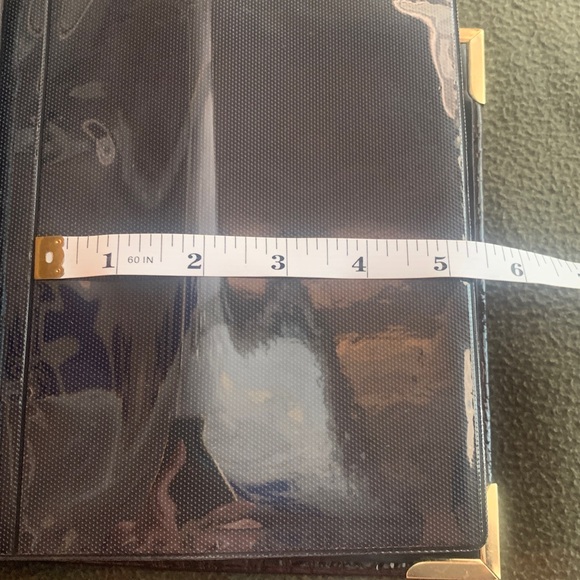 New brown embossed photo album. 100 double-sided pages. Hold 5” x 7” photos. - Picture 11 of 12